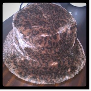 NEW FAUX FUR LEOPARD HAT 👒😍